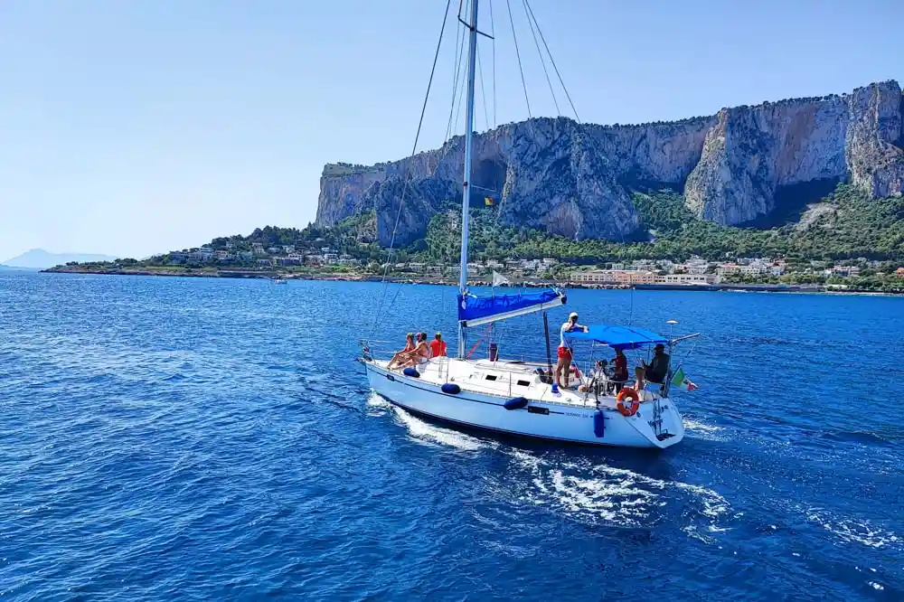 Tour in barca a vela da Palermo a Mondello e Riserva di capo Gallo-image-6