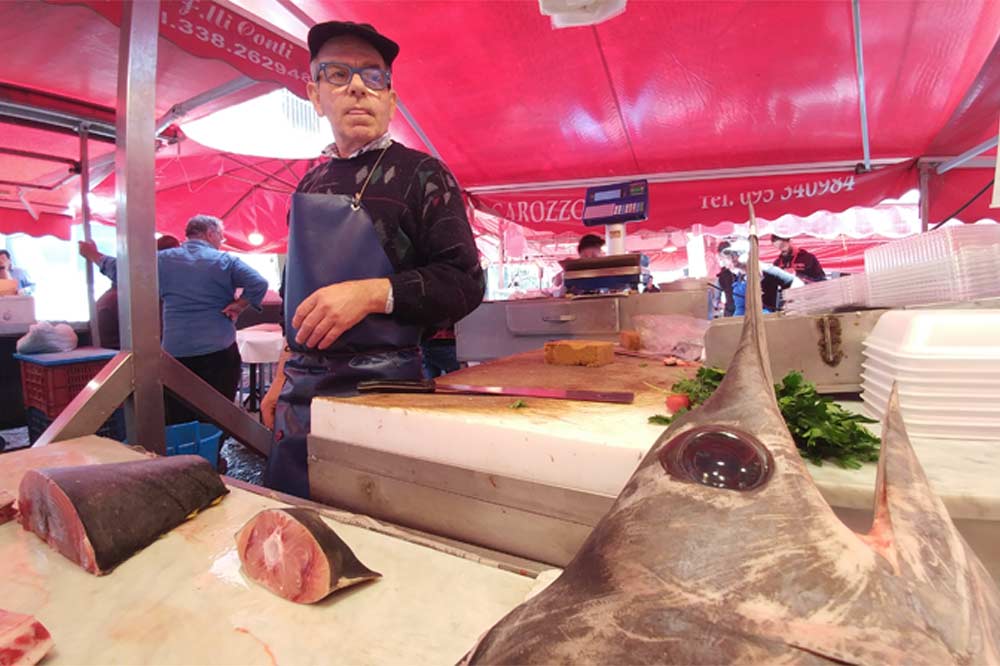Street Food Tour in Catania including a visit to the old town and the fish market-image-5