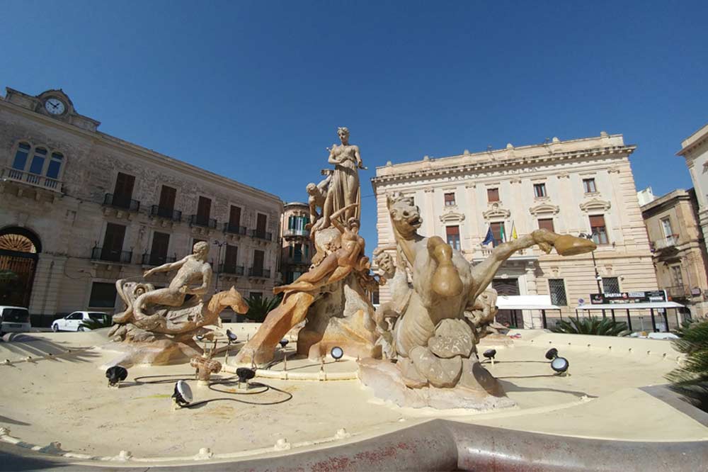 Guided tour of the Ortygia Island and the Archaeological Park of Syracuse-image-9