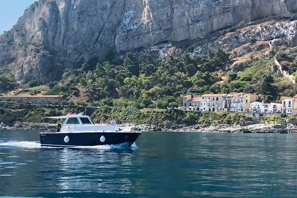 A boat trip to Cefalù on a quest for grottoes and coves-image-5