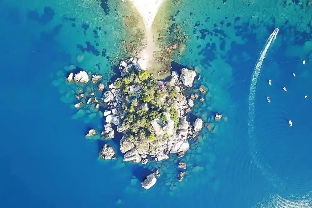 Snorkeling tour in gommone a Isola Bella-image-7