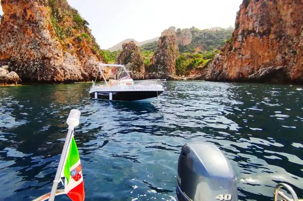 Escursione in barca privata con skipper alla Riserva dello Zingaro-image-5
